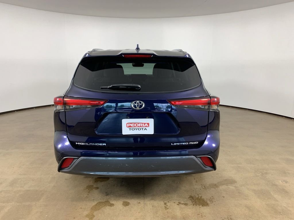 Used 2023 Toyota Highlander Limited AWD/4WD image 10