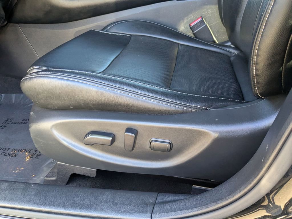 Used 2023 Nissan Maxima SV w/ Floor Mat Group image 13