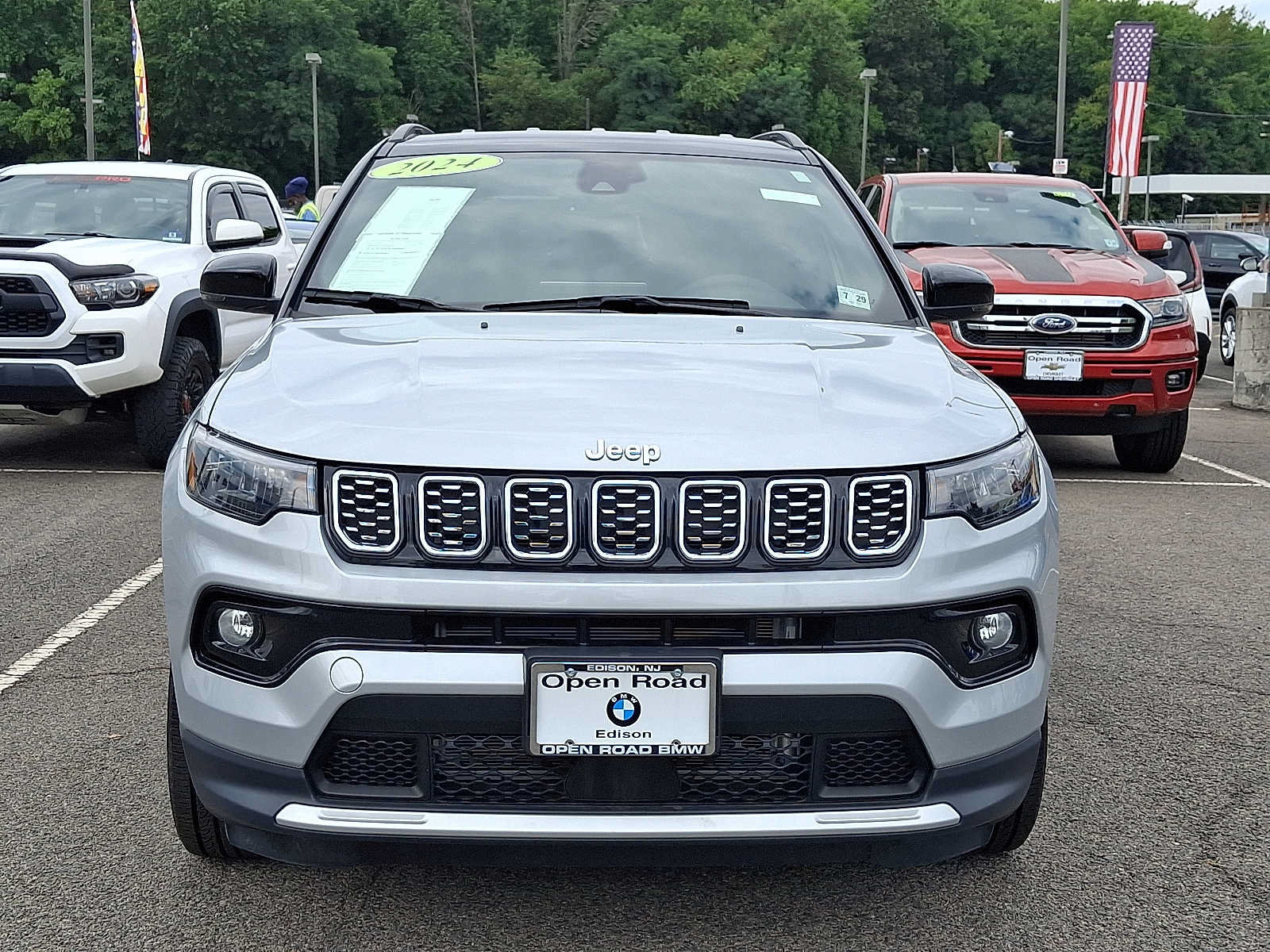 Used 2024 Jeep Compass Limited AWD/4WD image 2