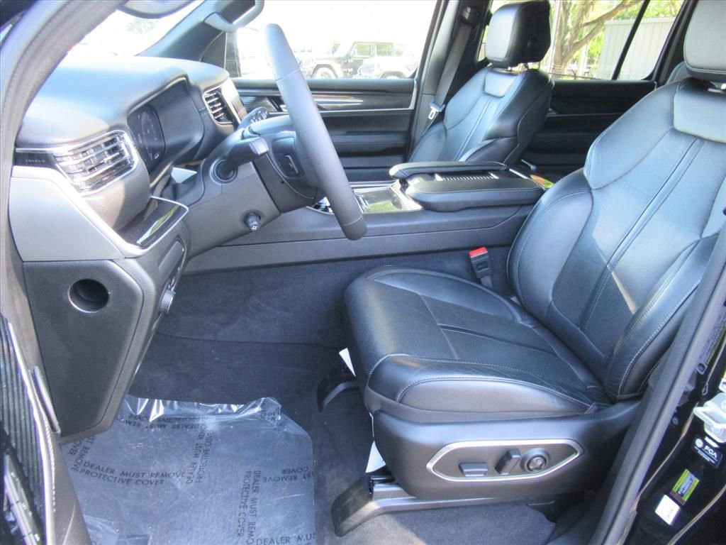 Used 2024 Jeep Wagoneer 4WD image 18