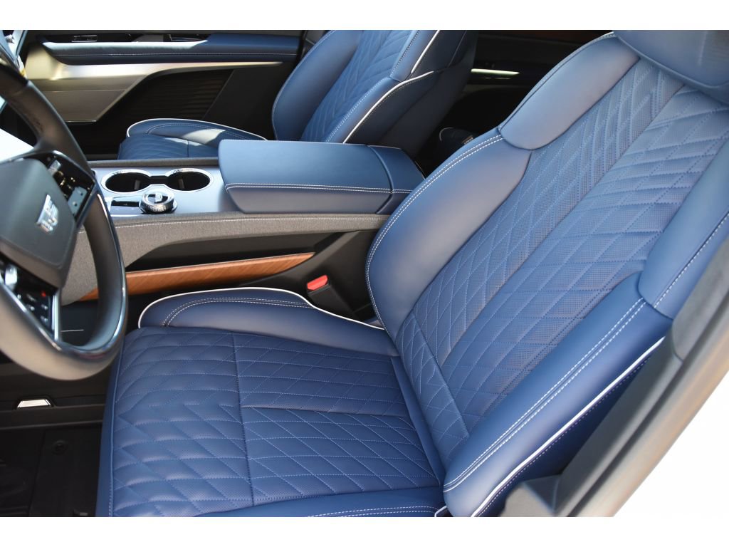 New 2026 Cadillac Vistiq Premium Luxury image 13