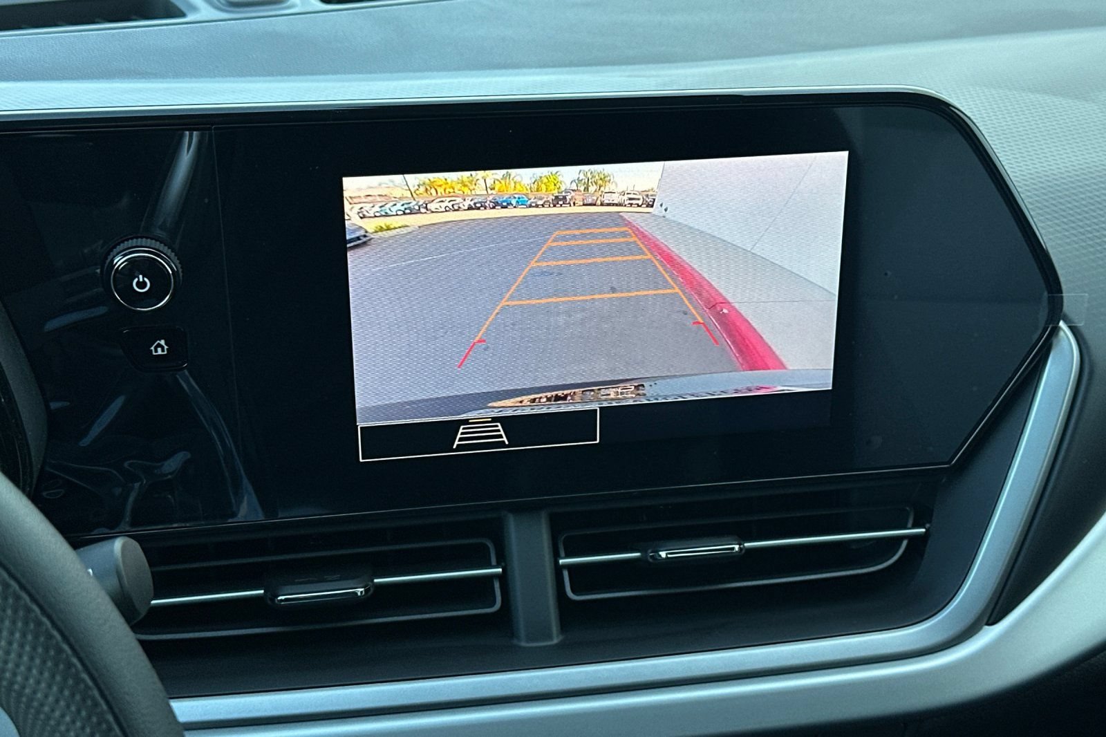 New 2026 Chevrolet Trax LS w/ LS Convenience Package FWD image 19