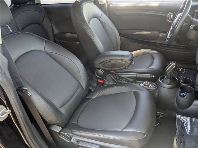 Used 2021 MINI Cooper 2-Door Hardtop w/ 6.5" Touchscreen Package FWD image 18
