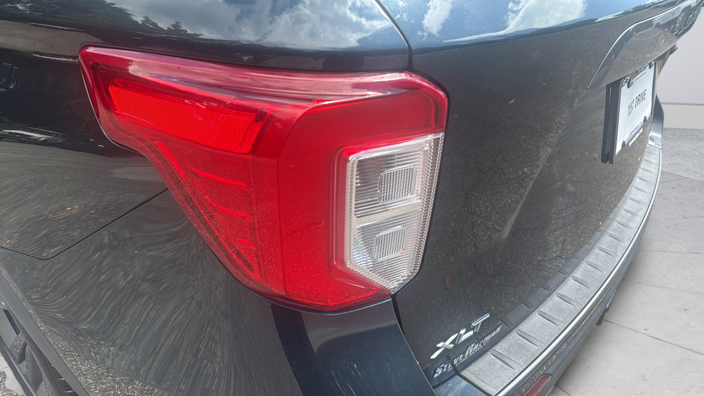 Used 2023 Ford Explorer XLT w/ Equipment Group 202A RWD image 28
