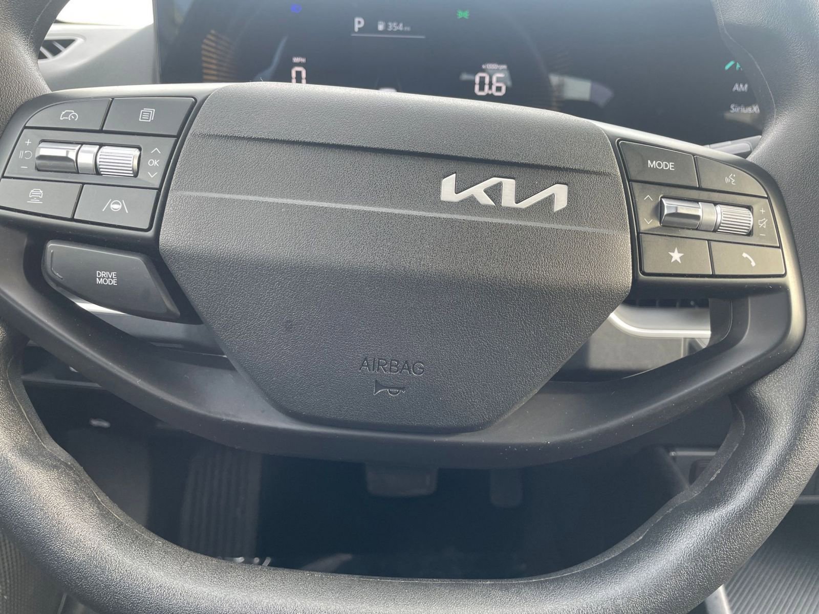 Used 2025 Kia K4 LXS image 27