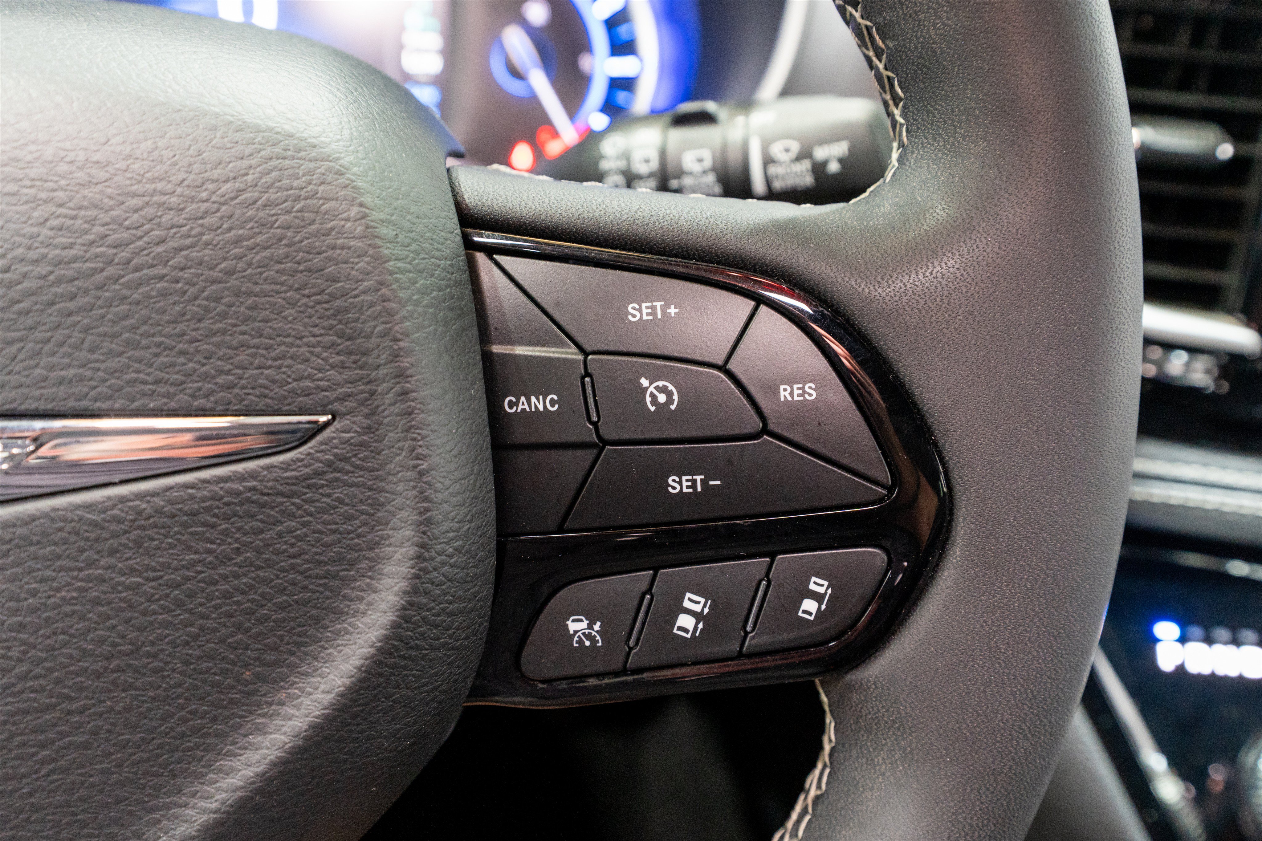 Used 2024 Chrysler Pacifica Limited FWD image 26