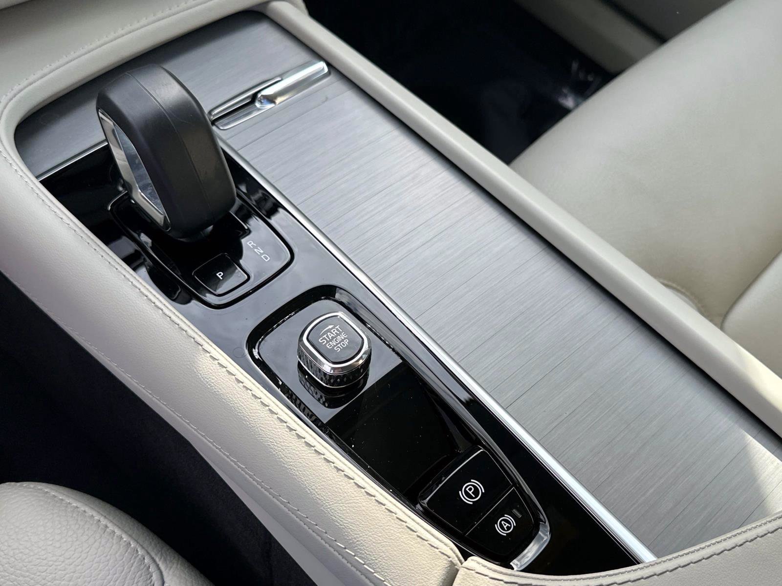 Certified 2024 Volvo XC90 B5 Core image 24
