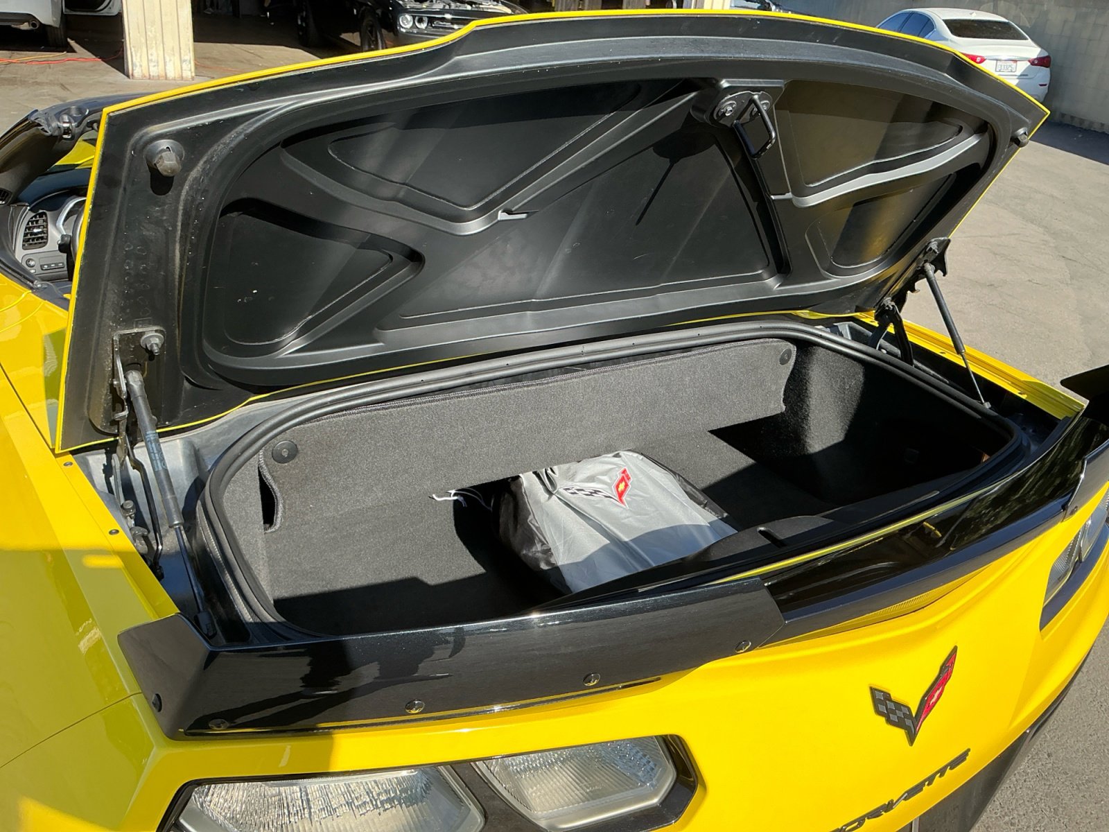 Used 2016 Chevrolet Corvette Z06 w/ 2LZ Preferred Equipment Group image 22