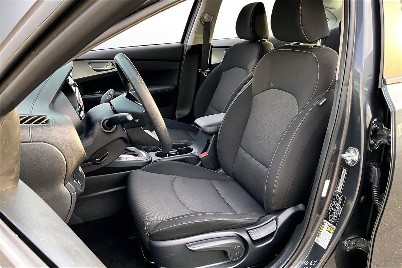 Used 2024 Kia Forte LXS image 19