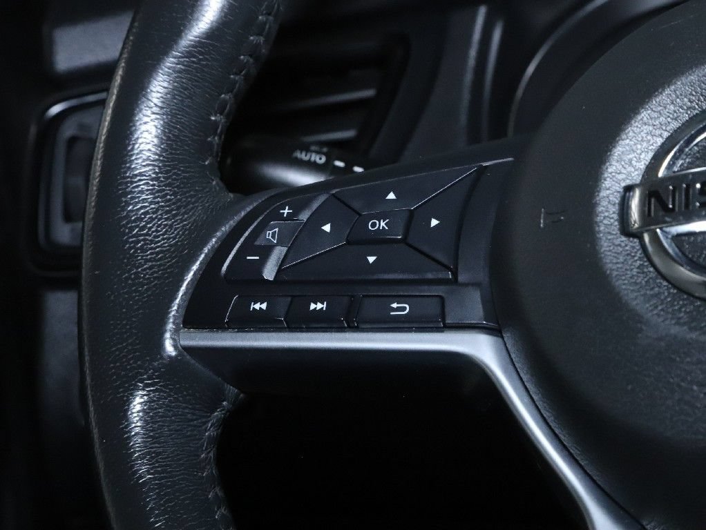 Used 2017 Nissan Rogue SV w/ SV Premium Package AWD/4WD image 22