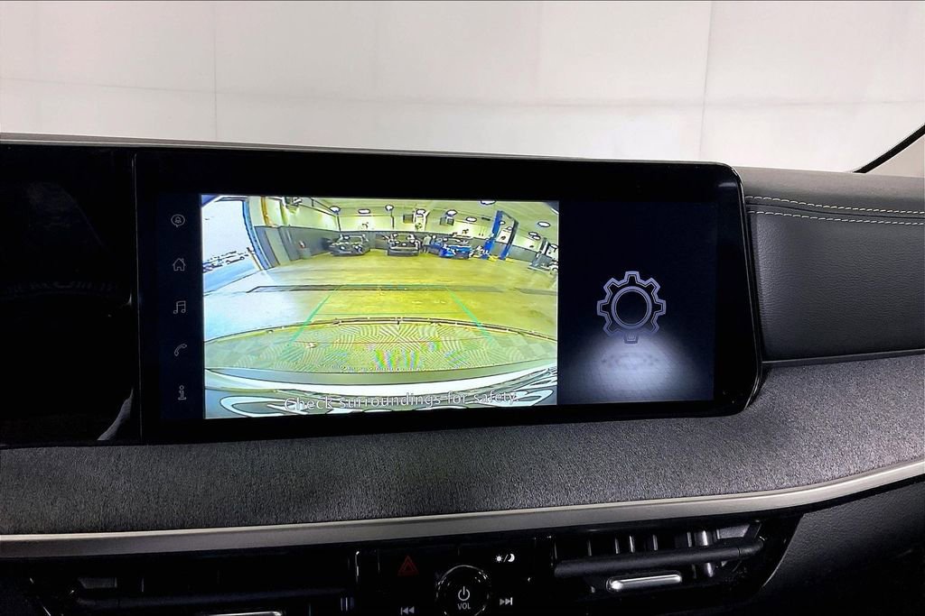 Certified 2025 Nissan Kicks SV image 30