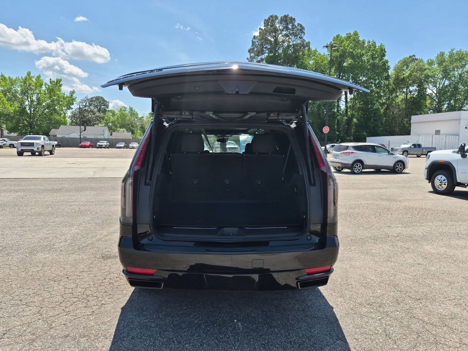 Certified 2023 Cadillac Escalade ESV Sport AWD/4WD image 27