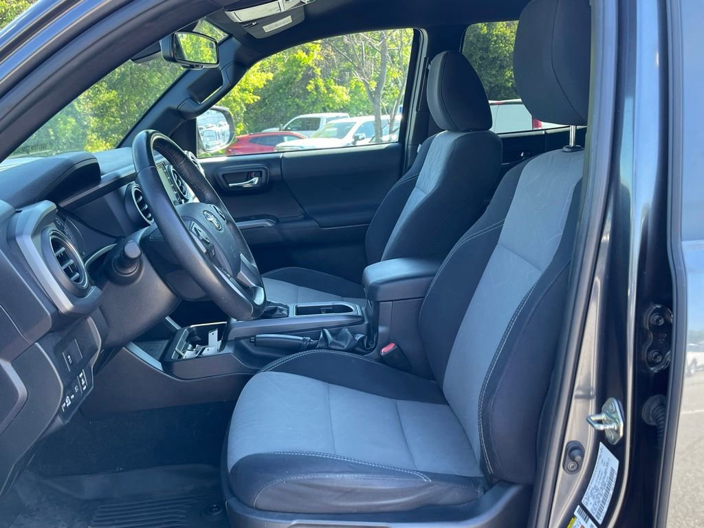 Used 2020 Toyota Tacoma TRD Sport AWD/4WD image 9