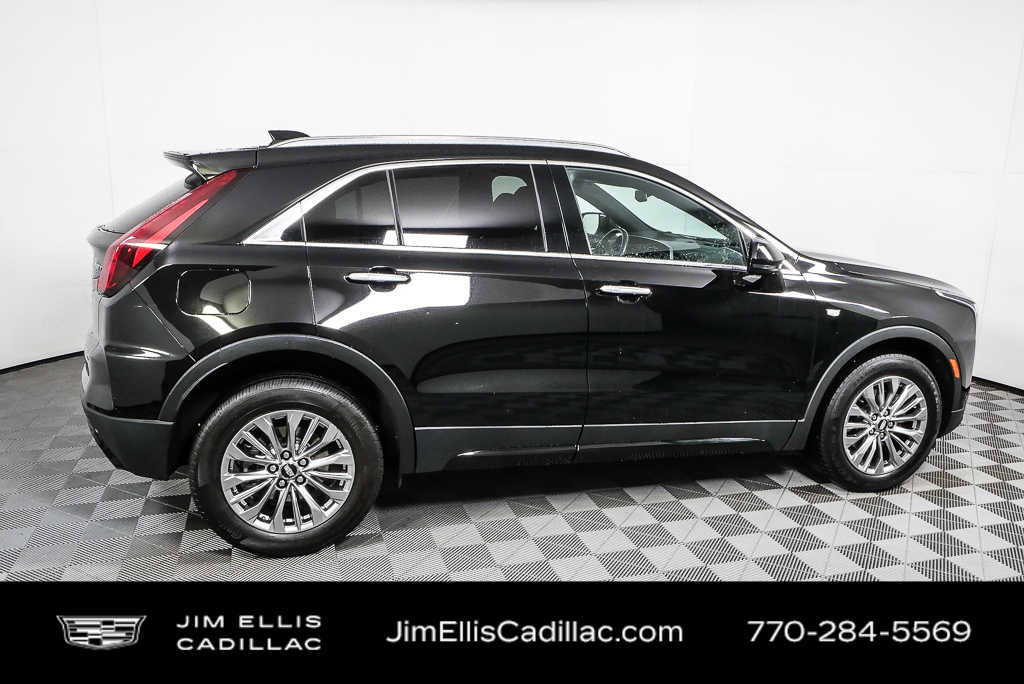 Used 2024 Cadillac XT4 Premium Luxury AWD/4WD image 2