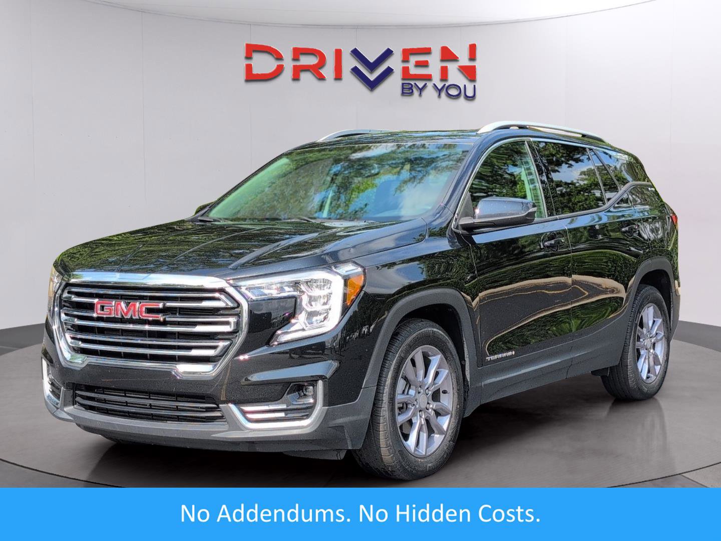 Used 2023 GMC Terrain SLT FWD image 1