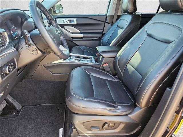 Used 2023 Ford Explorer Limited w/ Limited Technology Package RWD image 17