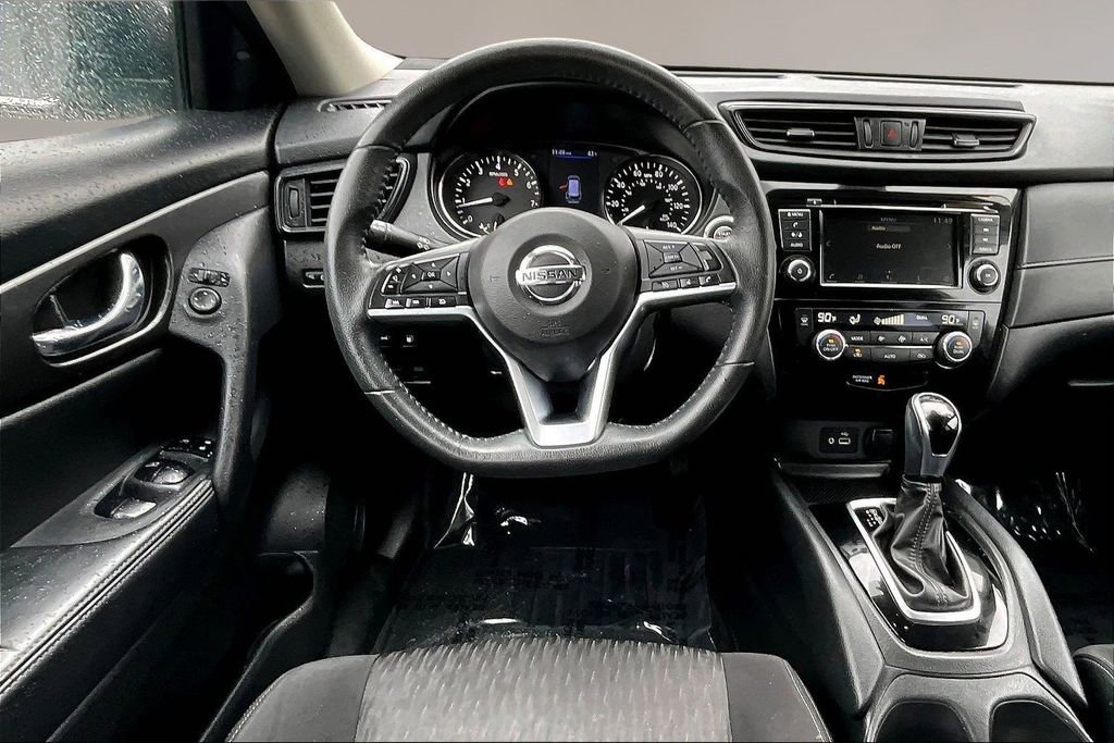 Used 2020 Nissan Rogue SV image 8