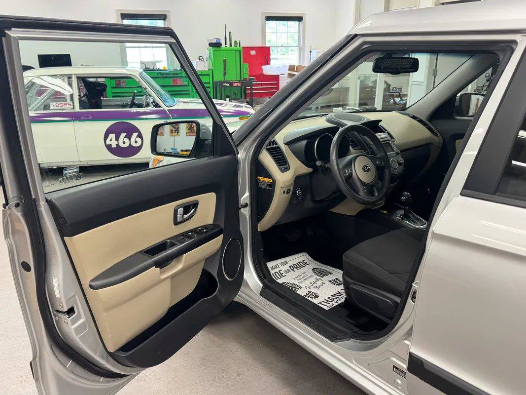 Used 2012 Kia Soul ! FWD image 15