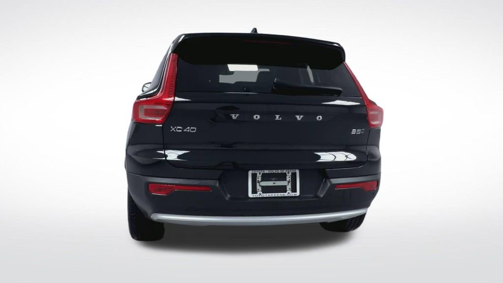 Used 2024 Volvo XC40 B5 Plus w/ Climate Package AWD/4WD image 24