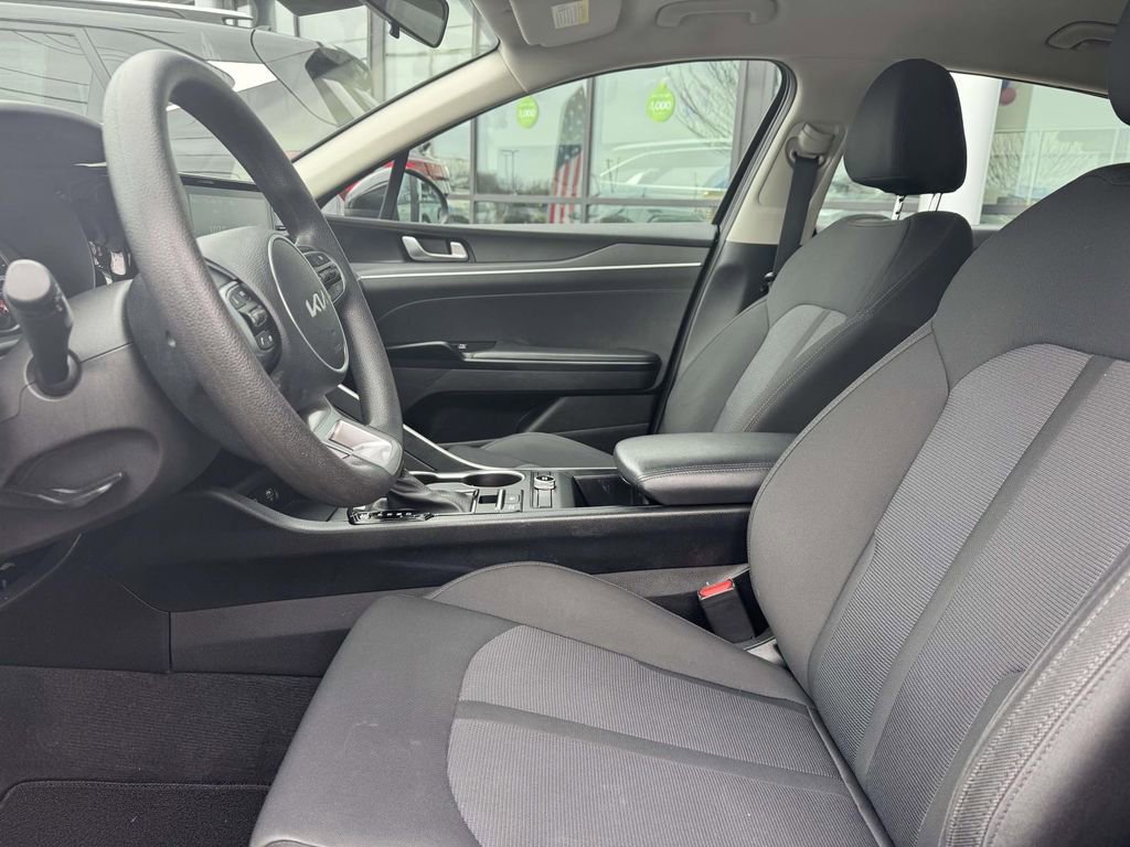 Used 2022 Kia K5 LXS FWD image 13