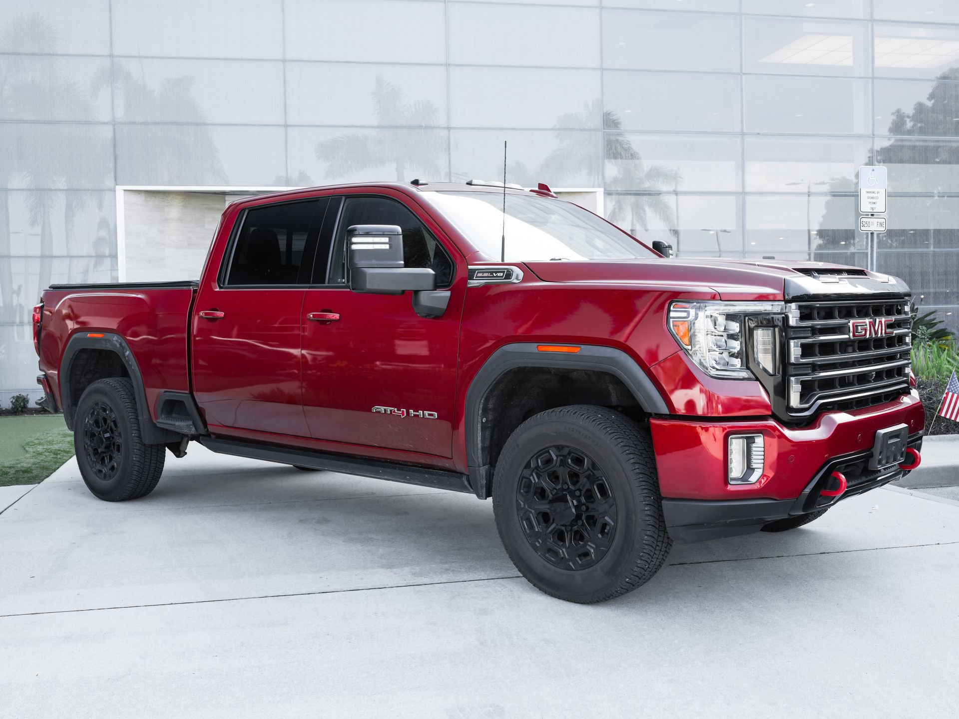 Used 2021 GMC Sierra 2500 AT4 w/ AT4 Premium Plus Package AWD/4WD image 4