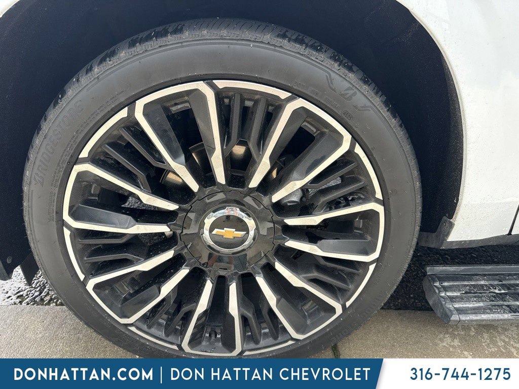Used 2026 Chevrolet Tahoe High Country AWD/4WD image 16