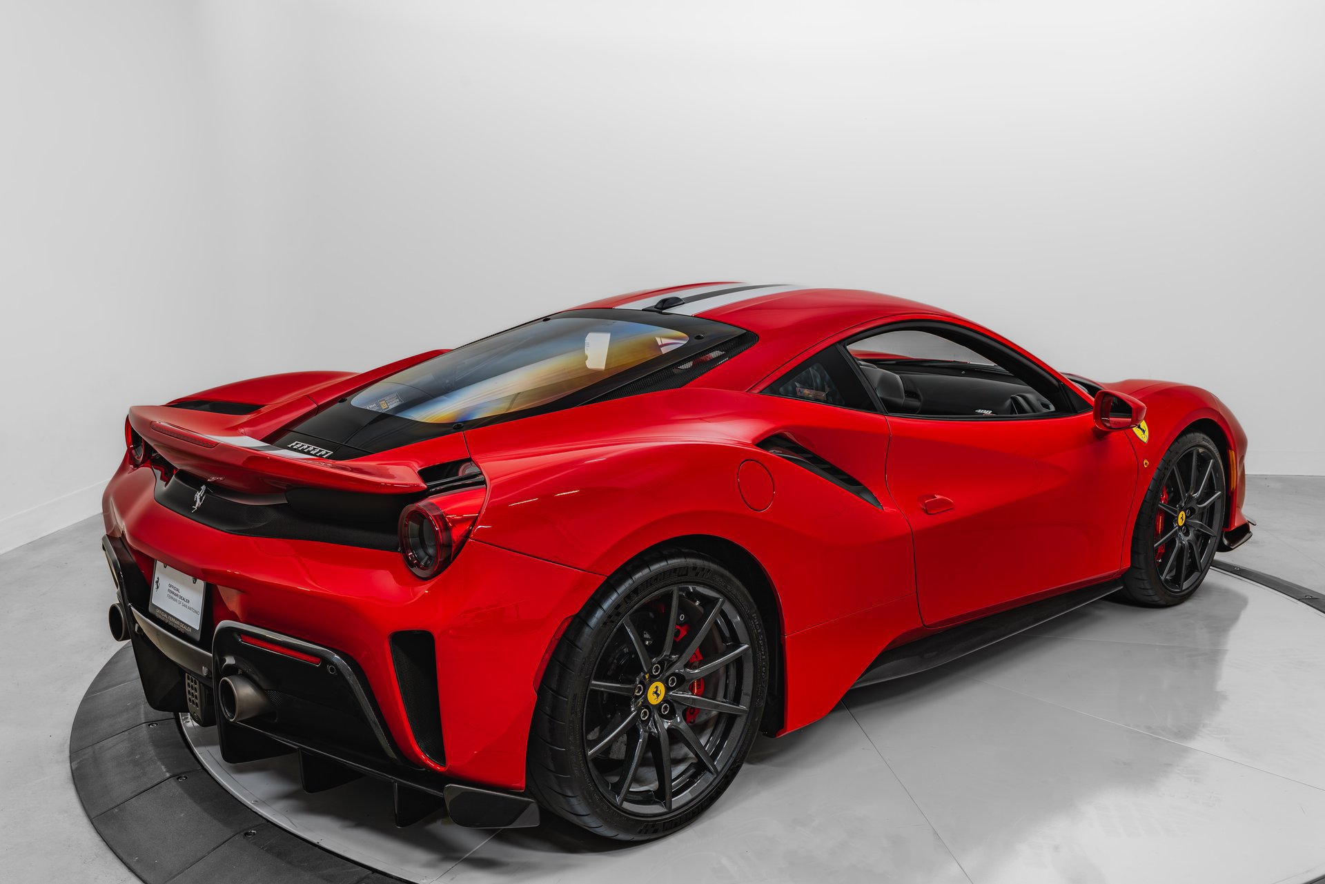 Certified 2020 Ferrari 488 Pista Coupe RWD image 9