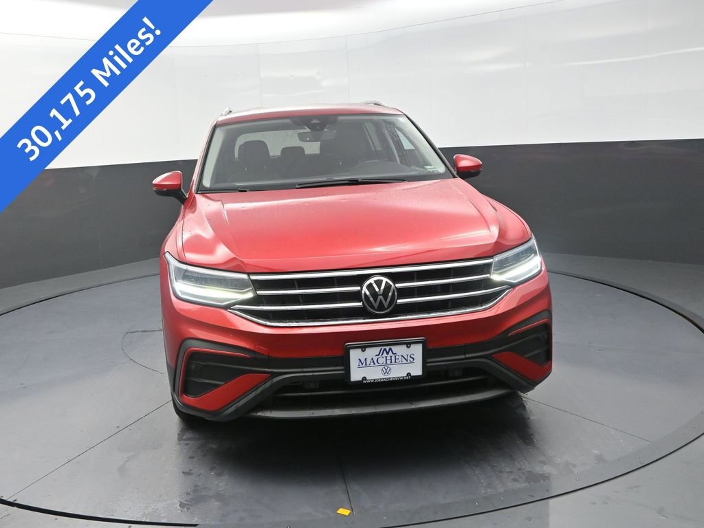 Used 2023 Volkswagen Tiguan SE FWD image 2