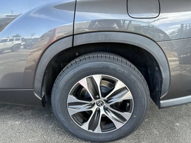 Used 2022 Toyota Highlander XLE FWD image 10