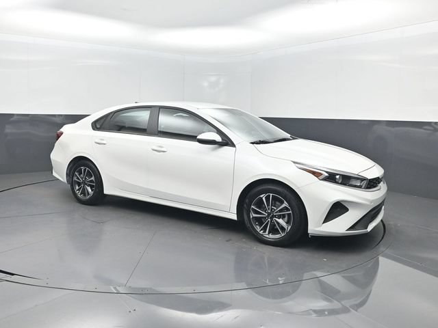 Used 2024 Kia Forte LXS w/ LXS Technology Package FWD image 32