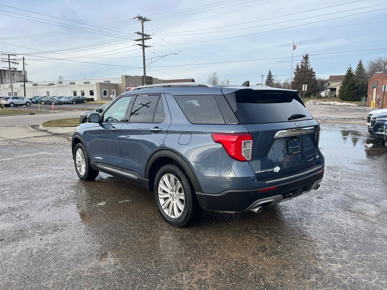 Used 2021 Ford Explorer Limited w/ Equipment Group 301A image 3