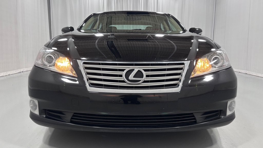 Used 2010 Lexus ES 350 w/ Preferred Accessory Package FWD image 2