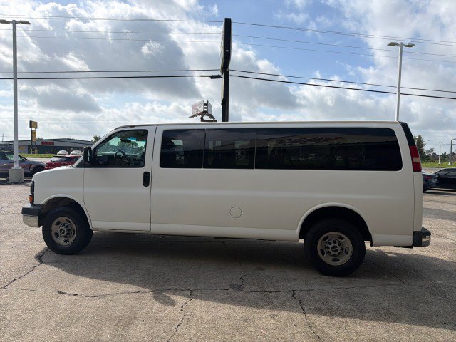 Used 2008 GMC Savana 3500 Extended Passenger RWD image 8