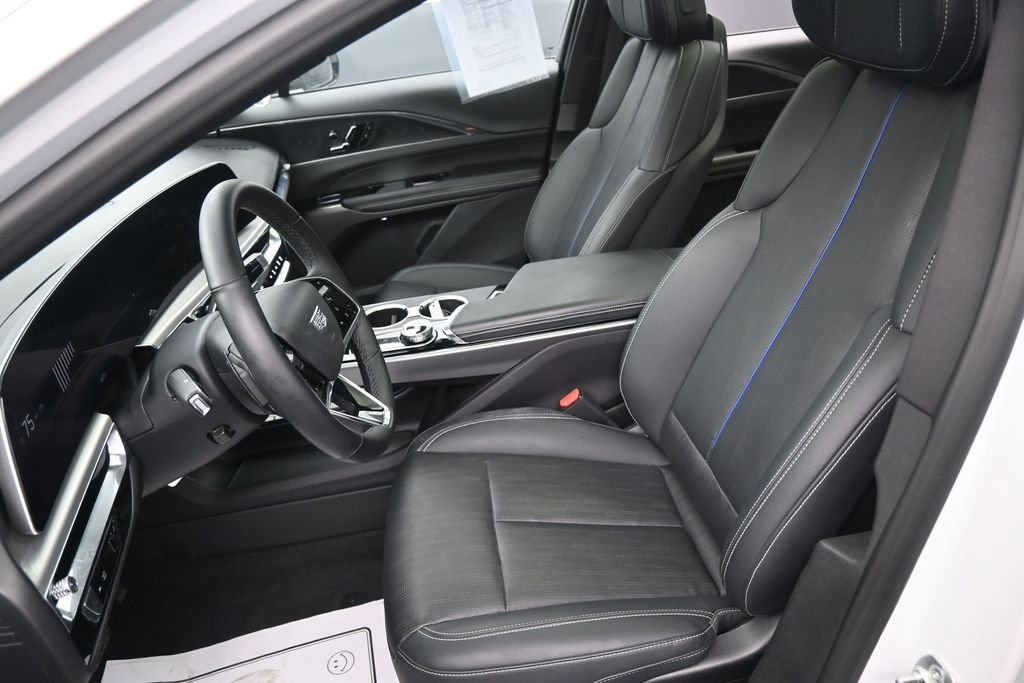 Used 2024 Cadillac Lyriq Sport AWD/4WD image 24