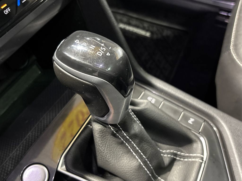 Used 2022 Volkswagen Tiguan SE R-Line image 35