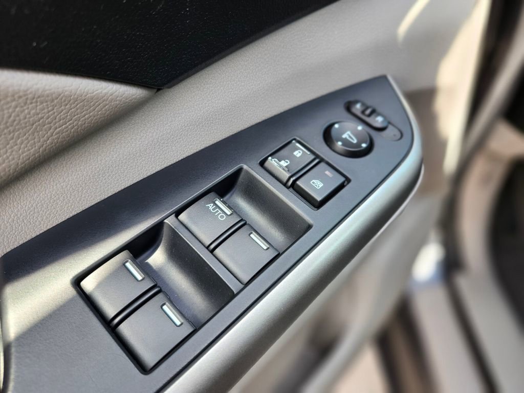 Used 2014 Honda CR-V EX-L image 17