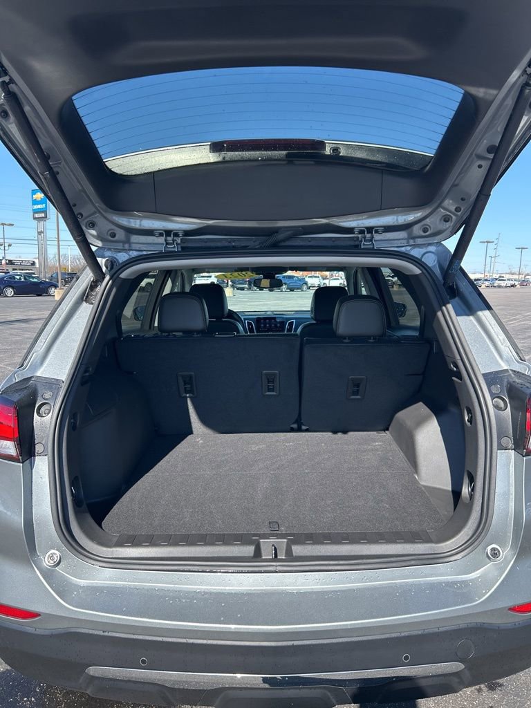 Used 2023 Chevrolet Equinox Premier image 11