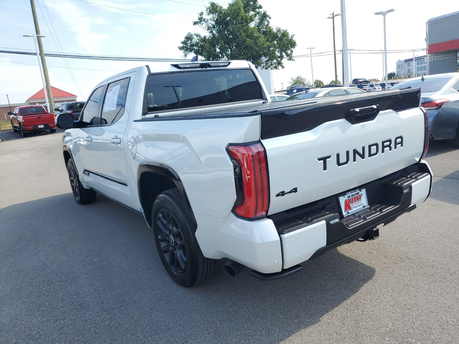 Used 2024 Toyota Tundra Platinum AWD/4WD image 3