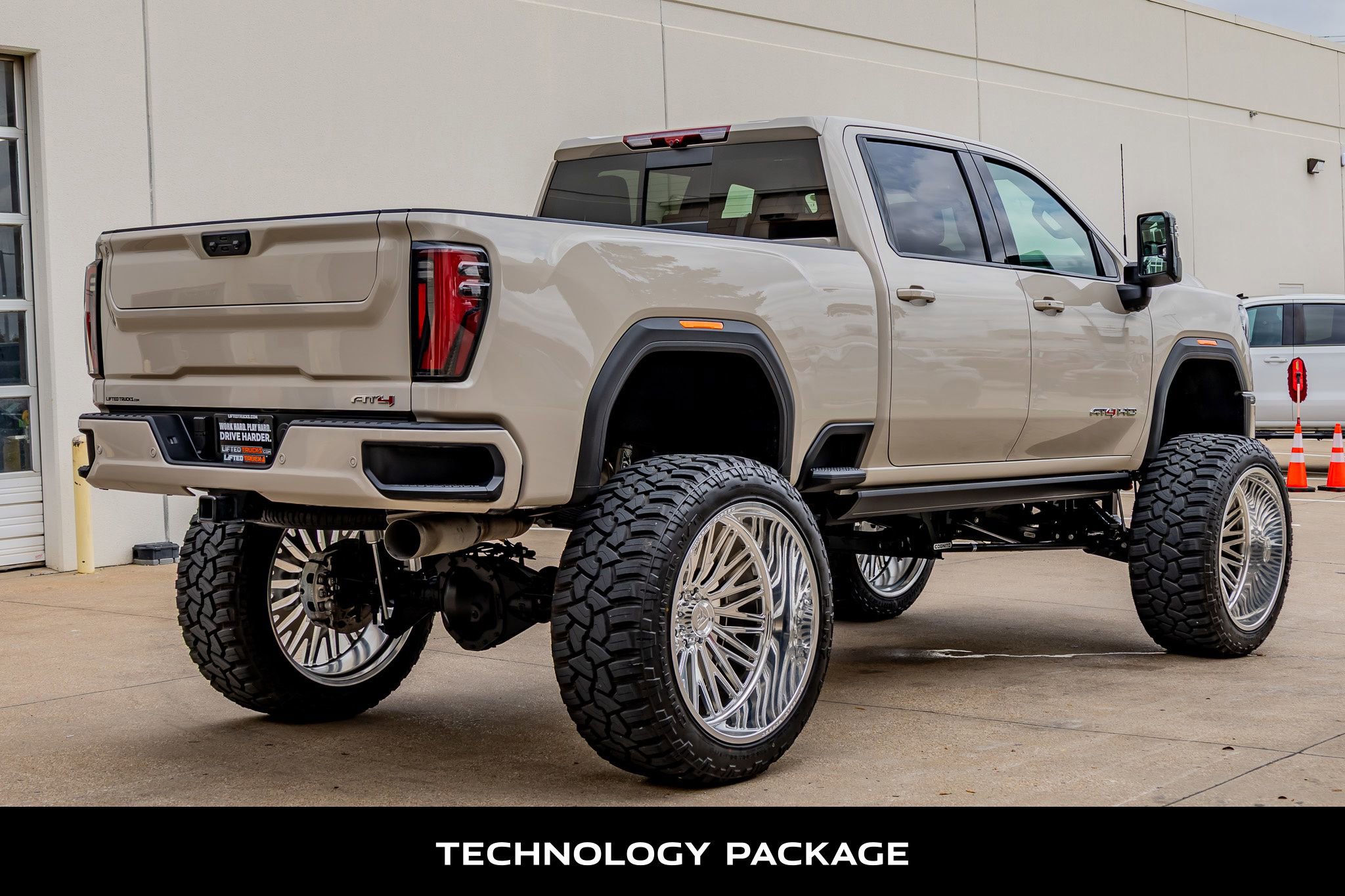 Used 2026 GMC Sierra 2500 AT4 w/ AT4 Premium Plus Package image 9