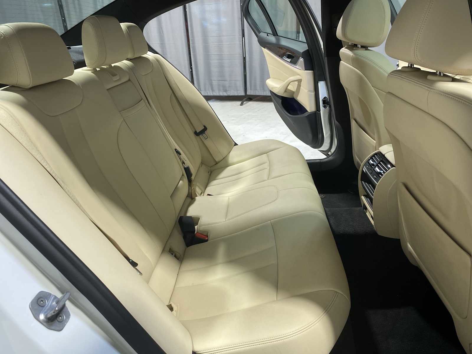 Used 2020 BMW 530i xDrive w/ Convenience Package image 13