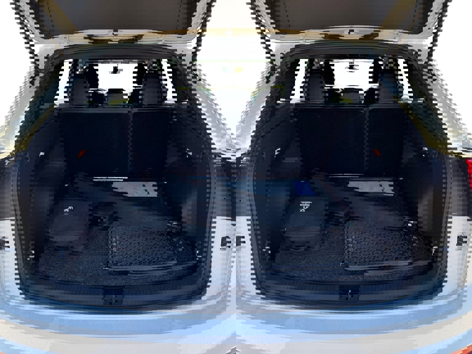 Used 2021 Volkswagen Atlas Cross Sport SE image 19