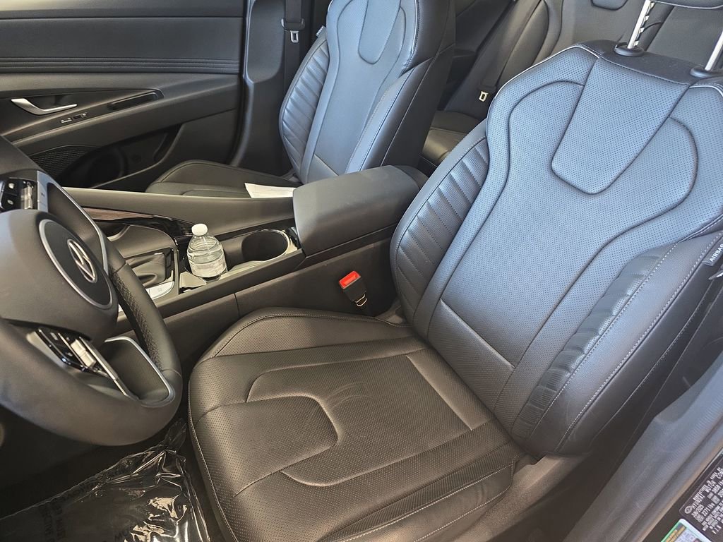 Certified 2025 Hyundai Elantra Limited image 15