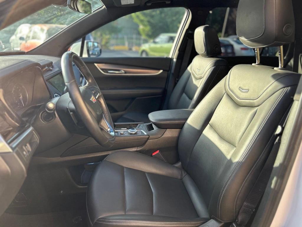 Used 2024 Cadillac XT6 Luxury w/ LPO, Floor Liner Package AWD/4WD image 15