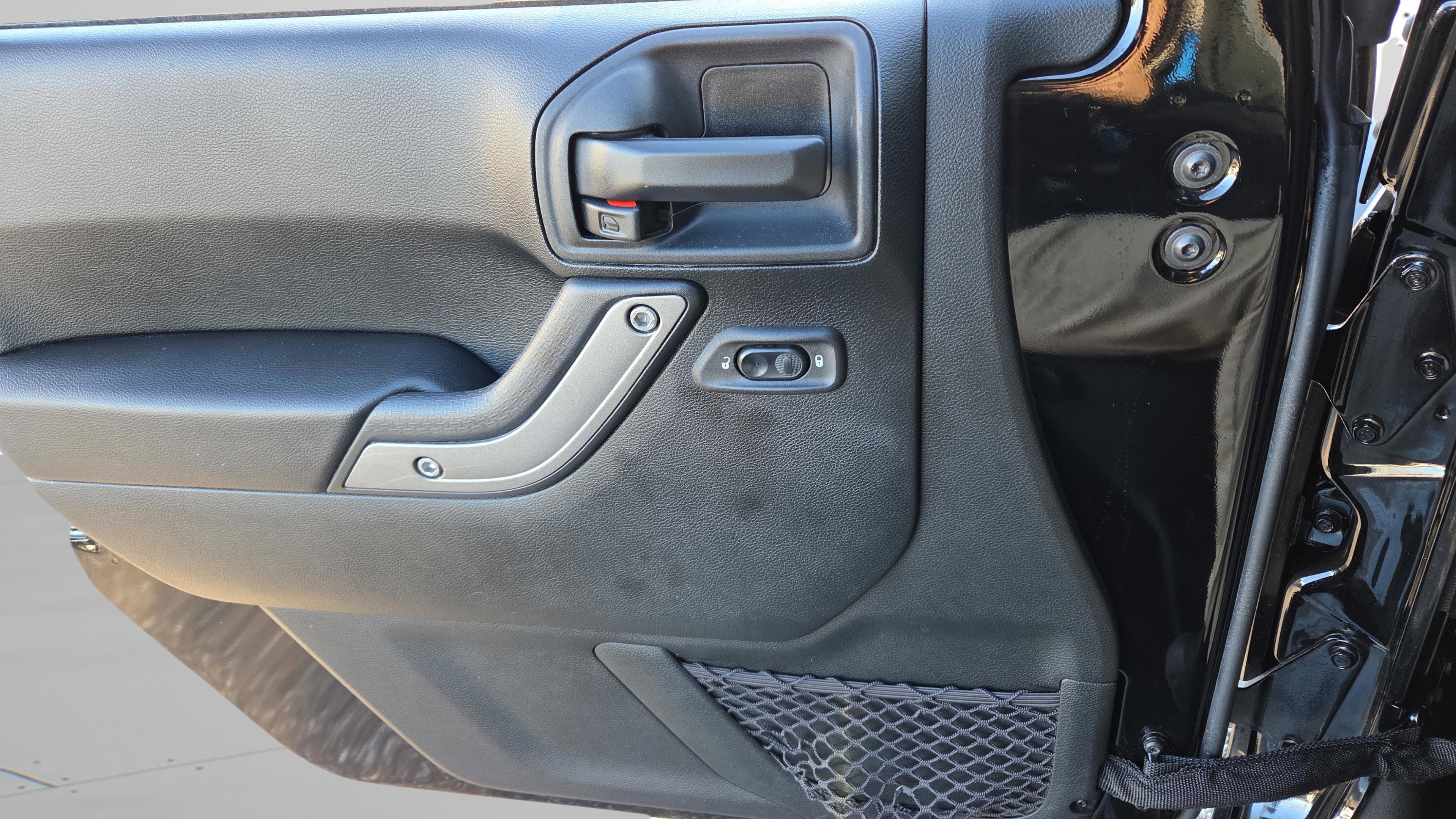 Used 2018 Jeep Wrangler Unlimited Sport S image 21