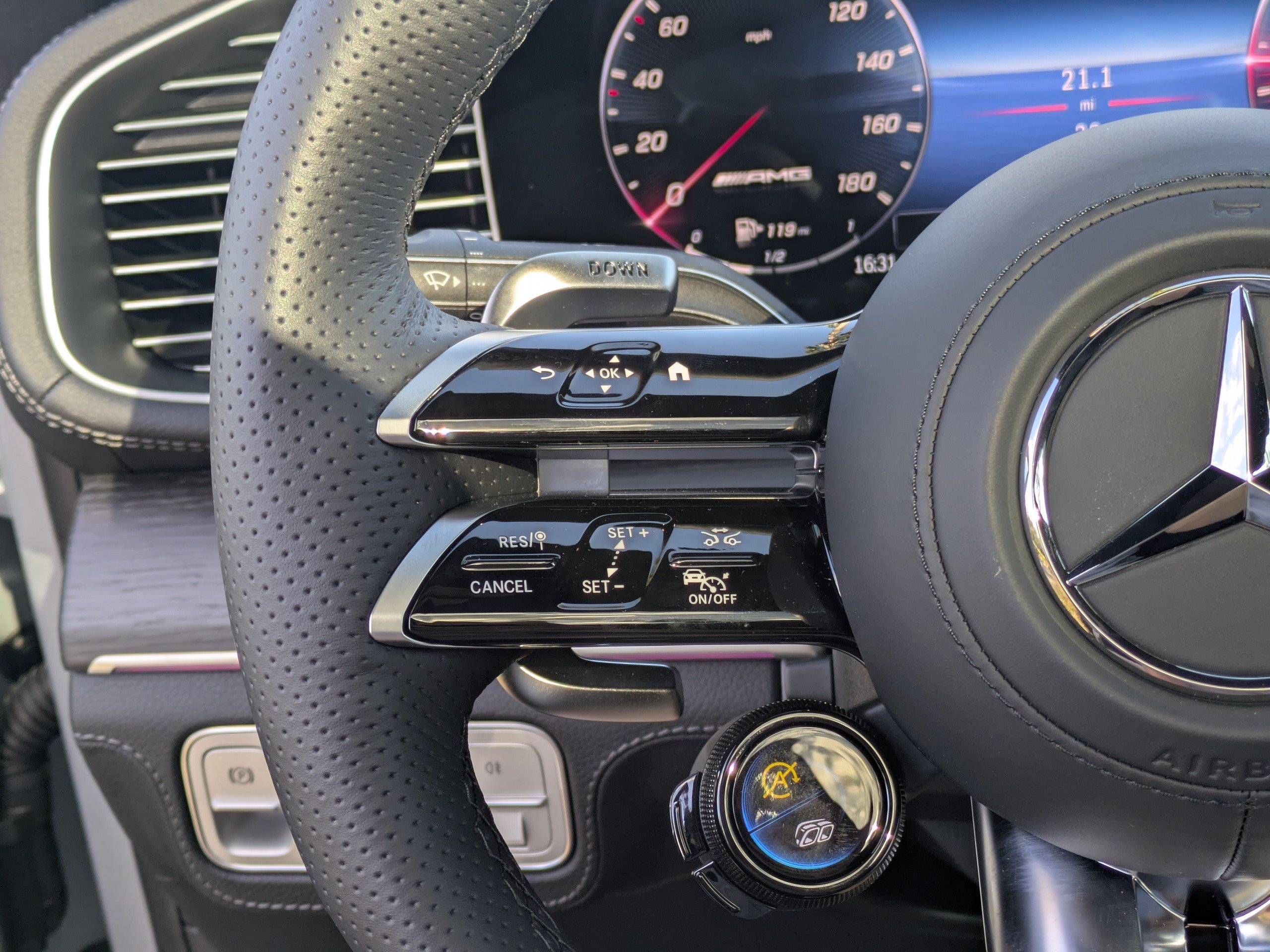 New 2025 Mercedes-Benz GLE 53 AMG 4MATIC Coupe image 17