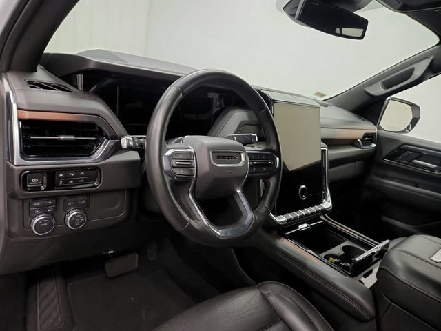 Used 2025 GMC Yukon XL Denali AWD/4WD image 18