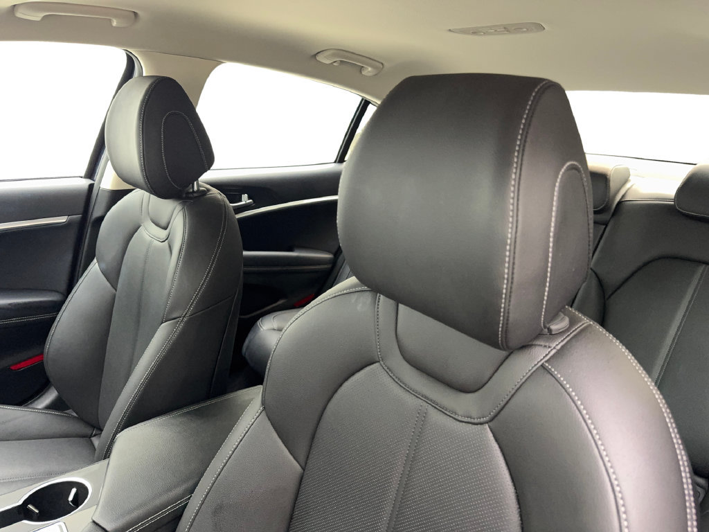 Used 2026 Genesis G70 2.5T RWD image 29