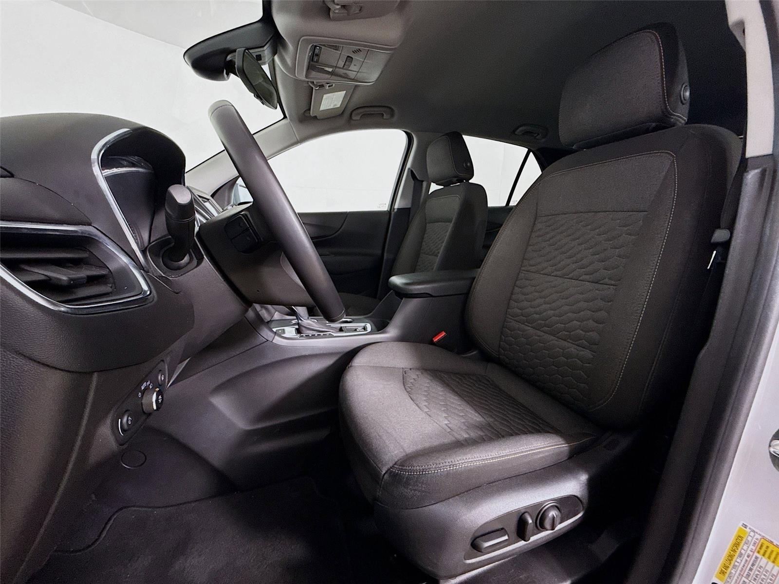 Used 2021 Chevrolet Equinox LT AWD/4WD image 21