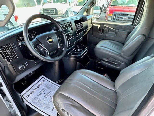 Used 2016 Chevrolet Express 2500 RWD image 11