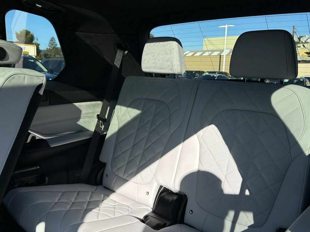 New 2027 BMW X7 xDrive40i w/ M Sport Package AWD/4WD image 33